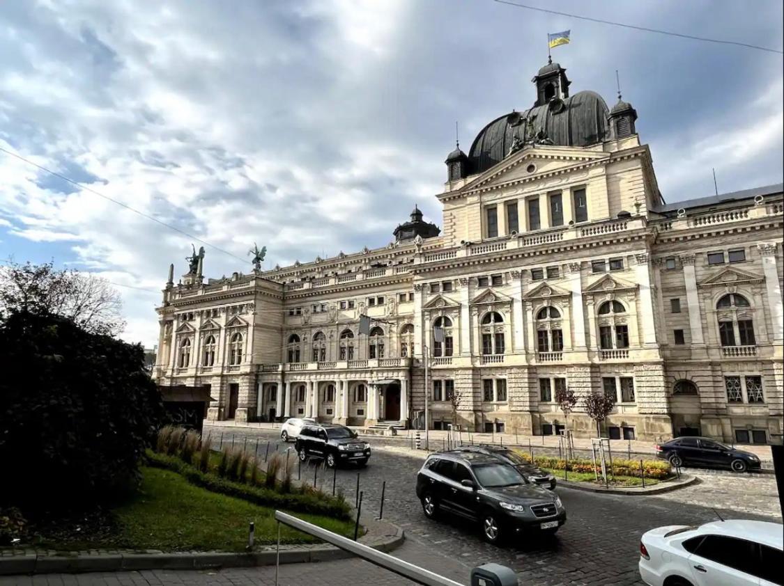 Sweet Home Near Opera House Lviv Exterior foto